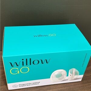 Willow GO Breast Pump in Teal Box